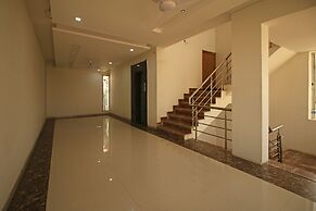 OYO 8095 Hotel Taj Castle