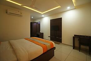 OYO 8095 Hotel Taj Castle