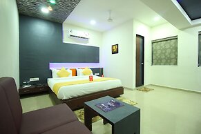 OYO 9238 Hotel Meet Palace