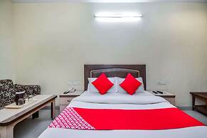 OYO 2722 Hotel Prince