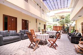 RedDoorz Plus near STIE YKPN