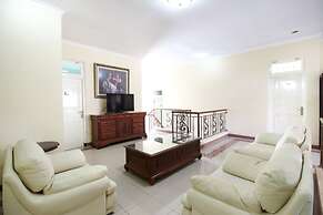 RedDoorz Plus near STIE YKPN