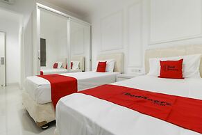 RedDoorz Plus @ Setiabudi Barat