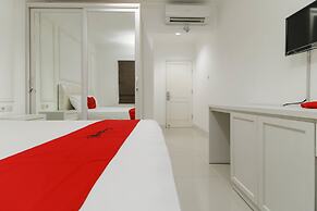 RedDoorz Plus @ Setiabudi Barat