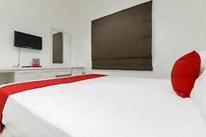 RedDoorz Plus @ Setiabudi Barat