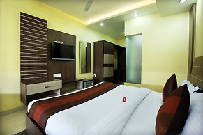 OYO 1673 Hotel MM Yellowuds