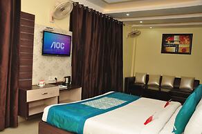 OYO 1673 Hotel MM Yellowuds