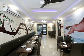 OYO 10070 Hotel Satkar Regency