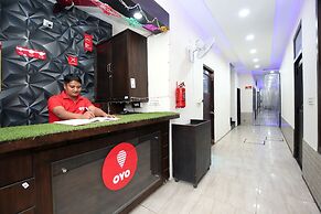 OYO 10070 Hotel Satkar Regency