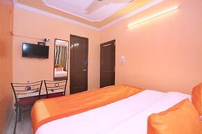 OYO 10384 Hotel Rajesh Palace