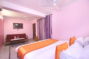 OYO 10384 Hotel Rajesh Palace