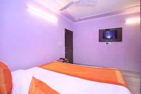 OYO 10384 Hotel Rajesh Palace