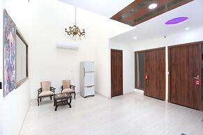 Capital O 322 Hotel Royal