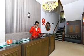 OYO Flagship 470 near US Consulate