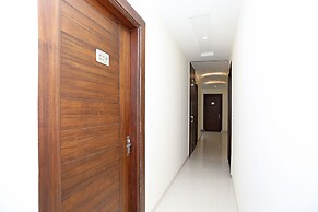 OYO 9275 Hotel Royal Inn