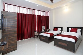 OYO 9275 Hotel Royal Inn