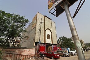 OYO 8349 Hotel Crown Palace