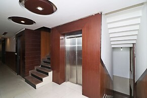 OYO 8349 Hotel Crown Palace