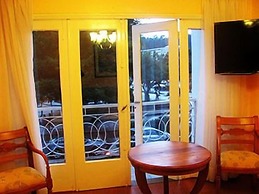 Hostal Plaza Suite