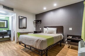 Studio 6 Buttonwillow, CA