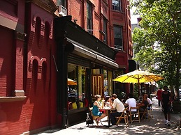 Newly Renovated Carriage House