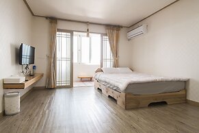 On The Stone Guesthouse 2 - Hostel