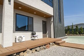 On The Stone Guesthouse 1 - Hostel