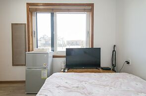 On The Stone Guesthouse 1 - Hostel