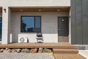 On The Stone Guesthouse 1 - Hostel