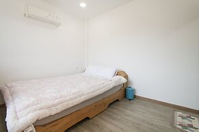 On The Stone Guesthouse 1 - Hostel