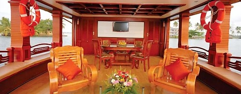 Mass Holidays Houseboat