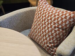 Garner Hotel Osaka Honmachi Midosuji by IHG