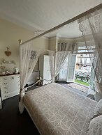 The little emily - Room only