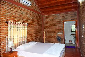 Van Long Family Homestay