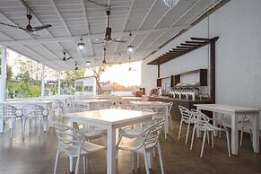 White woods Resort & Spa