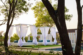 White woods Resort & Spa