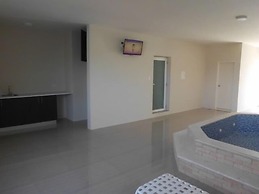 Tucacas Beach Hotel
