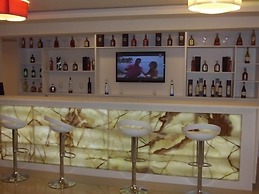 Tucacas Beach Hotel