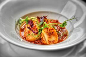 The Narrowboat At Weedon