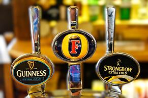 The Narrowboat At Weedon