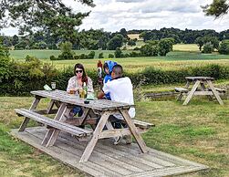 The Narrowboat At Weedon