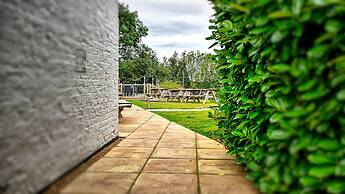 The Narrowboat At Weedon