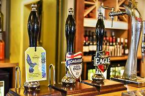 The Narrowboat At Weedon