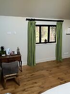 Harlington Manor