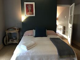 Claremount Apartments