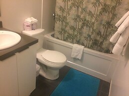 Pelican Suite at Harbour Plaza