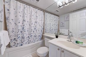 Pelicanstay at Square One Mall