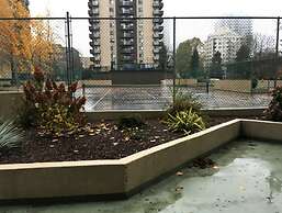 Pelicanstay in Burnaby Lake