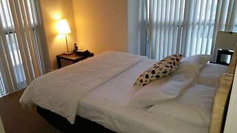 Pelicanstay in Downtown Toronto