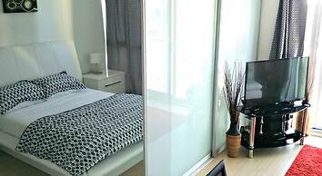 Pelicanstay in Toronto Entertainment District